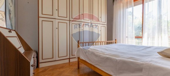 Villa de 4 habitaciónes en Cairate, Italy No. 310610 24