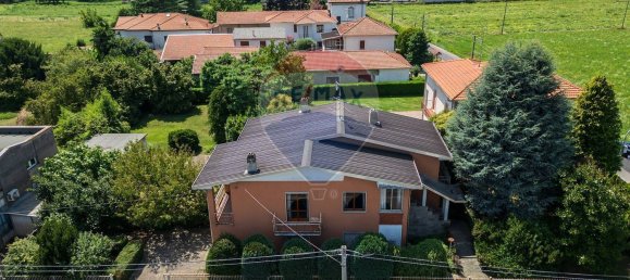 Villa de 4 habitaciónes en Cairate, Italy No. 310610 33