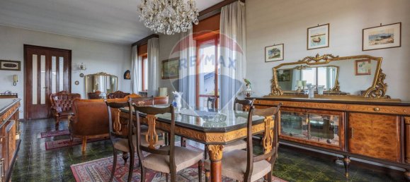 Villa de 4 habitaciónes en Cairate, Italy No. 310610 12