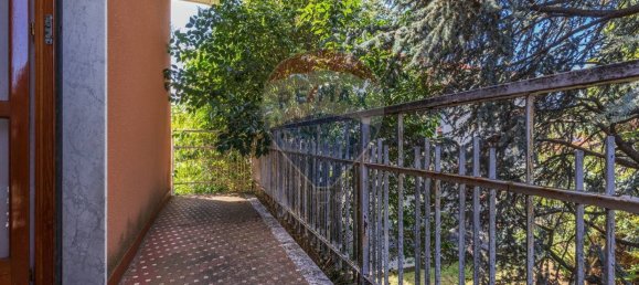 Villa de 4 habitaciónes en Cairate, Italy No. 310610 21