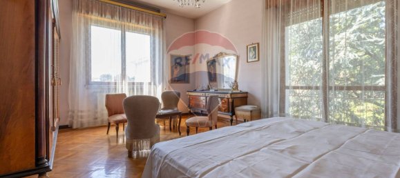 Villa de 4 habitaciónes en Cairate, Italy No. 310610 18