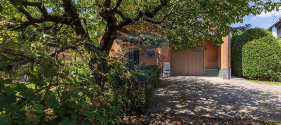 Villa de 4 habitaciónes en Cairate, Italy No. 310610 2