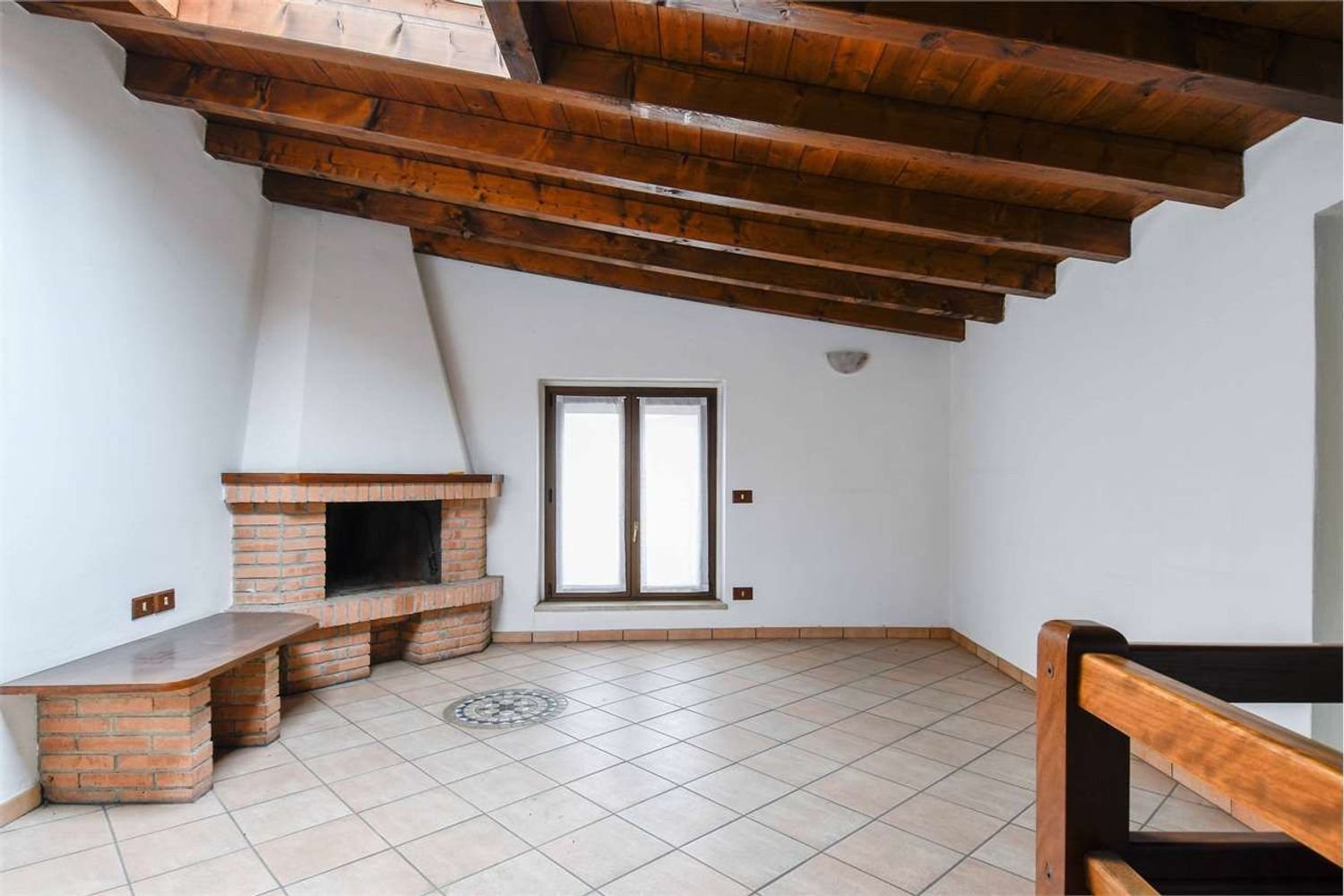 Квартира с 4 комнатами в Барбата, Италия № 78816