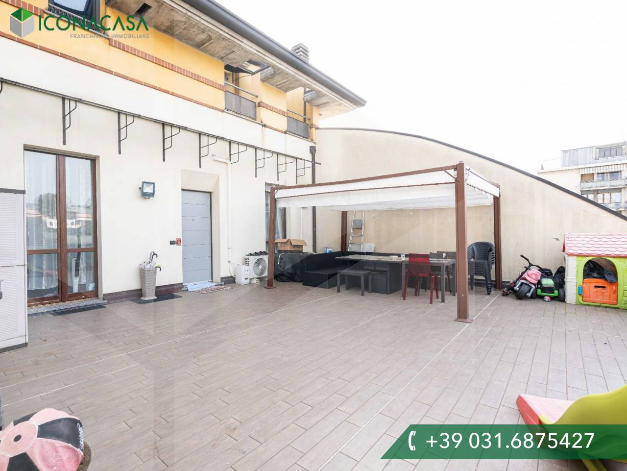 Apartamento de 3 habitaciónes en Mariano Comense, Italy No. 20490