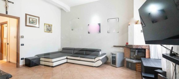 Apartamento de 3 habitaciónes en Mariano Comense, Italy No. 20490 5