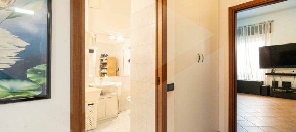 Apartamento de 3 habitaciónes en Mariano Comense, Italy No. 20490 10