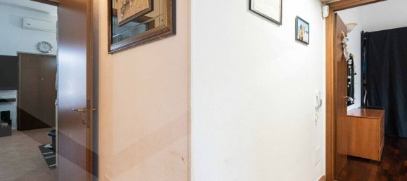 Apartamento de 3 habitaciónes en Mariano Comense, Italy No. 20490 13