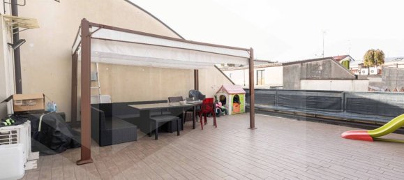 Apartamento de 3 habitaciónes en Mariano Comense, Italy No. 20490 2