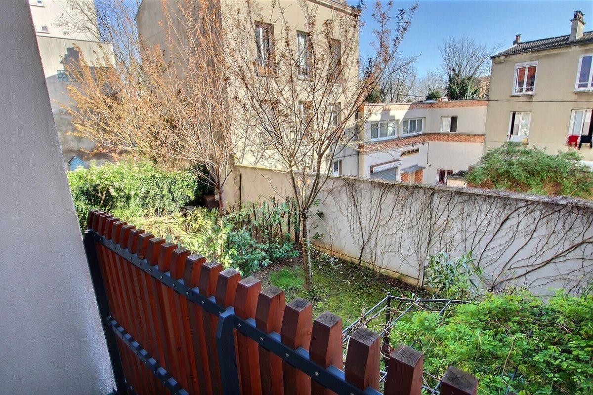 2 Schlafzimmer Wohnung in Montreuil, France, Nr. 182930