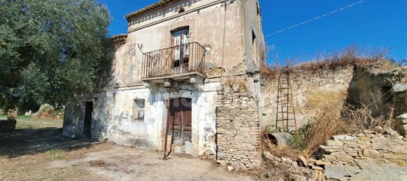 3 bedrooms House in Rocca San Giovanni, Italy No. 331736 2