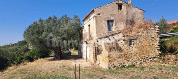 3 bedrooms House in Rocca San Giovanni, Italy No. 331736 7