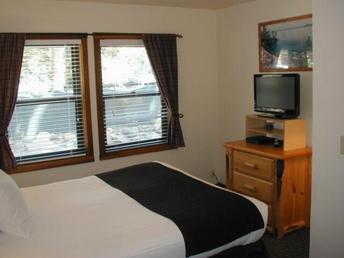 2 bedrooms House in Tahoe Vista, USA No. 417388