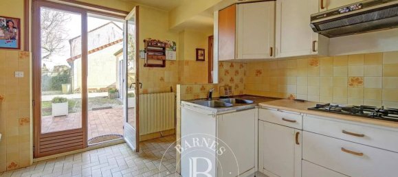 5 bedrooms House in Fontenay-le-Fleury, France No. 134791 8