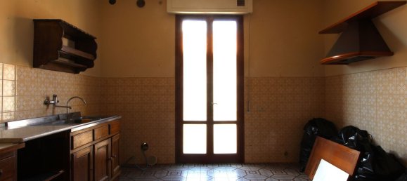 5 rooms Apartment in Cerreto Guidi, Italy No. 268930 9