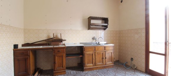 5 rooms Apartment in Cerreto Guidi, Italy No. 268930 2