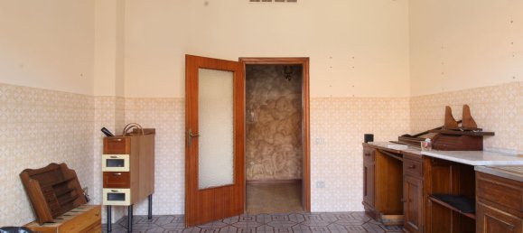 5 rooms Apartment in Cerreto Guidi, Italy No. 268930 11