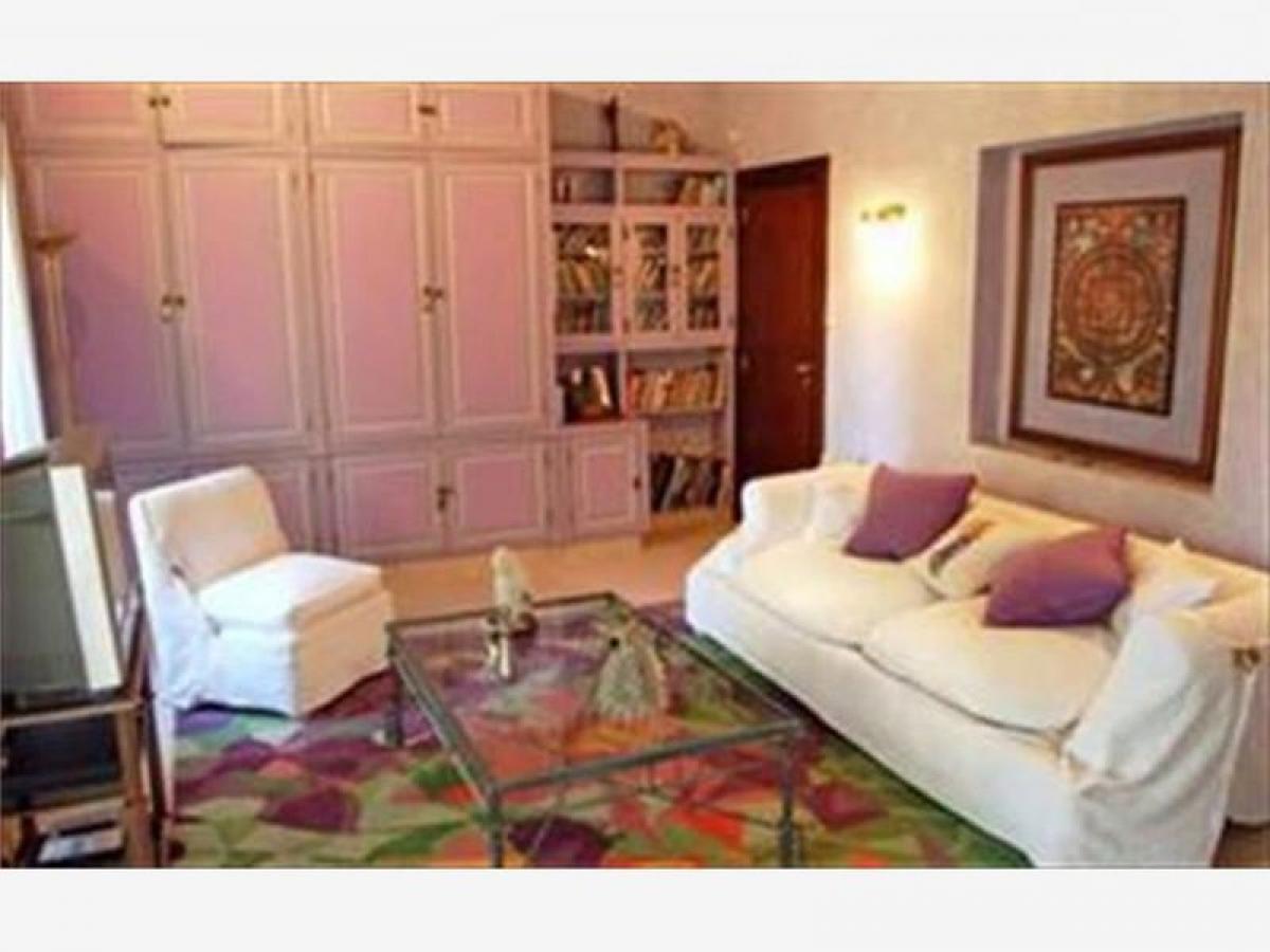 853m² Hotel in Cordoba, Argentina No. 28290