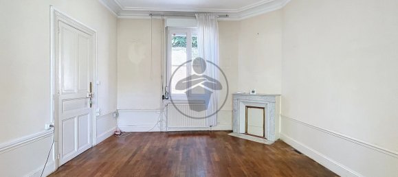 4 bedrooms Townhouse in Saint-Quentin, France No. 256486 2