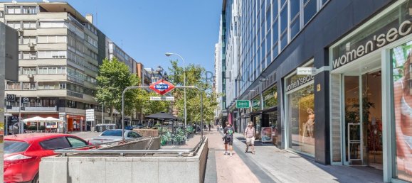 4 chambres Appartement à Madrid, Spain No. 159958 33