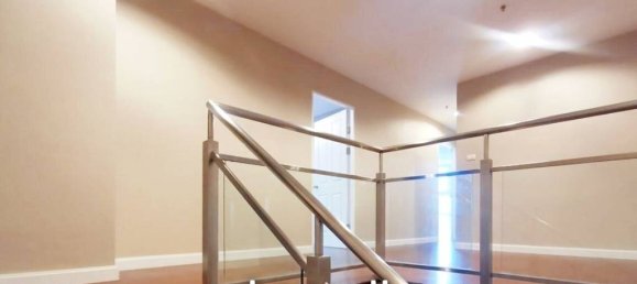 5 bedrooms Condo in Huai Khwang, Thailand No. 16696 10