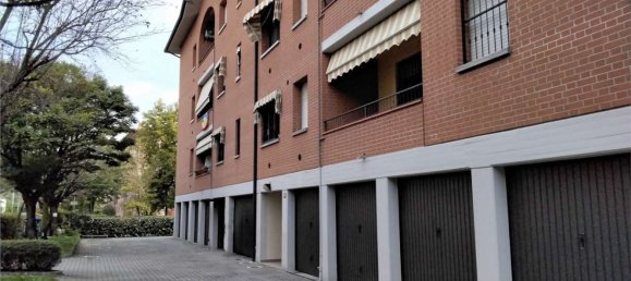 Apartamento de 4 habitaciónes en Reggio Emilia, Italy No. 95140 5