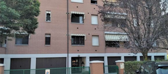 Apartamento de 4 habitaciónes en Reggio Emilia, Italy No. 95140 2