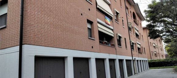 Apartamento de 4 habitaciónes en Reggio Emilia, Italy No. 95140 9