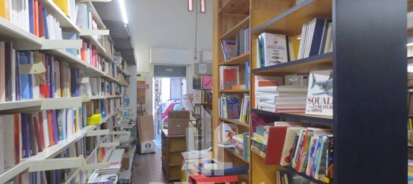 Коммерческая недвижимость с 2 комнатами в Кальяри, Италия № 85600 4