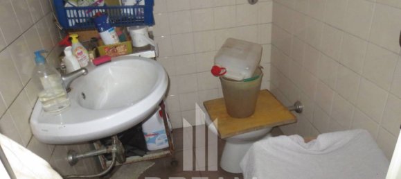 Коммерческая недвижимость с 2 комнатами в Кальяри, Италия № 85600 6