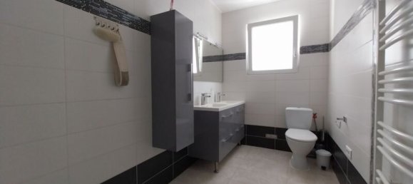 6 bedrooms House in Chartres, France No. 265008 9