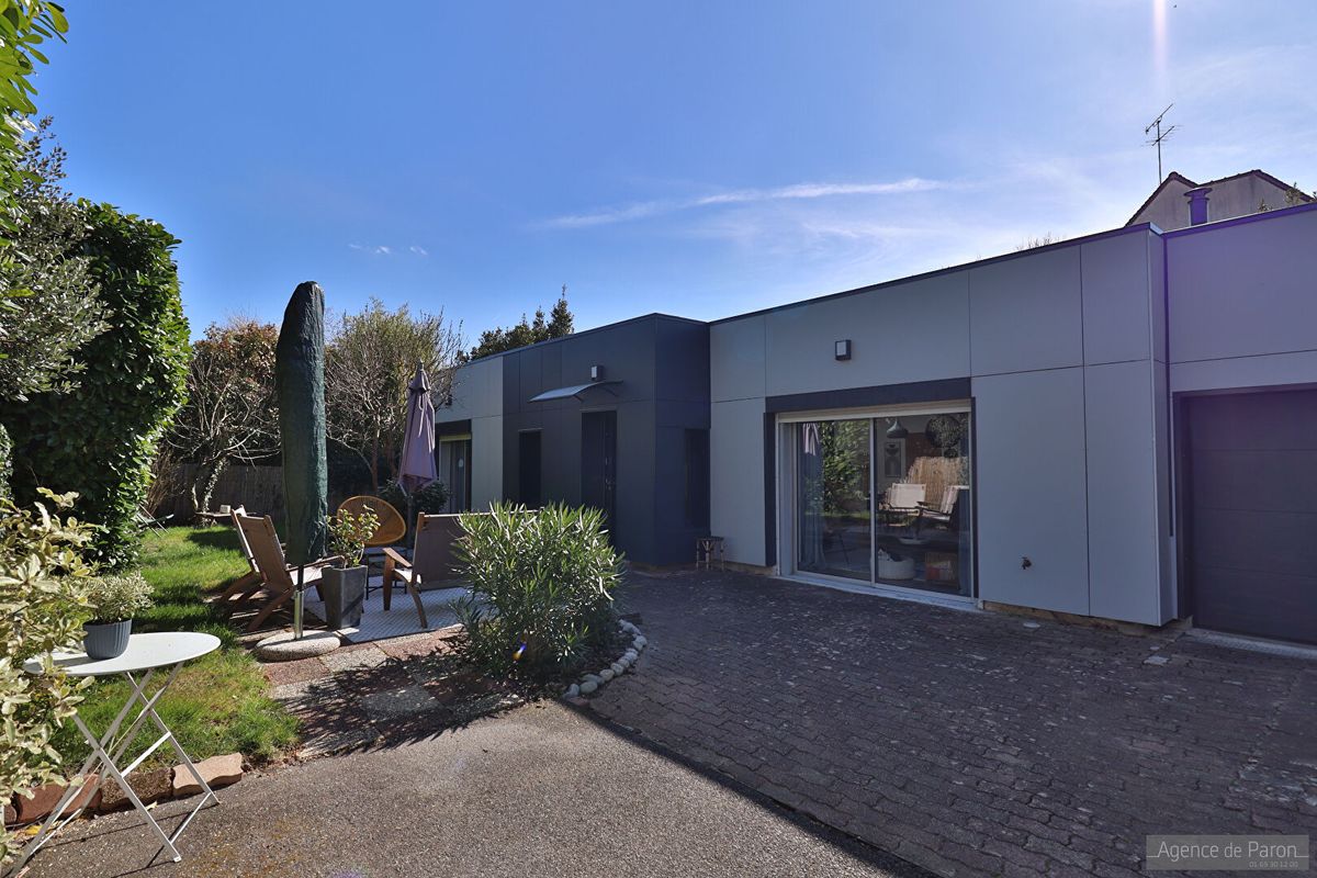 3 bedrooms House in Verrieres-le-Buisson, France No. 120743