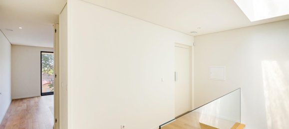 Дом с 5 спальнями в Порту, Португалия № 145094 6