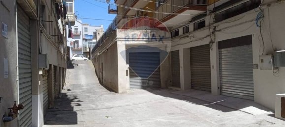 Склад 368м² в Катания, Италия № 221910 2