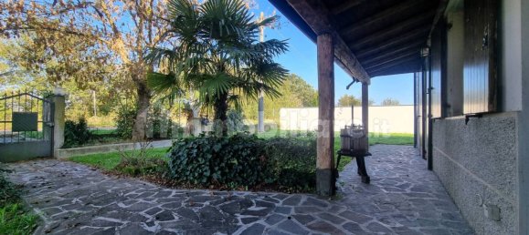 4 bedrooms Villa in Finale Emilia, Italy No. 63041 4