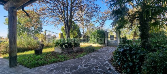 4 bedrooms Villa in Finale Emilia, Italy No. 63041 3