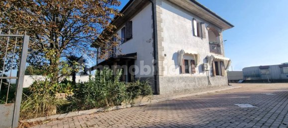 4 bedrooms Villa in Finale Emilia, Italy No. 63041 7
