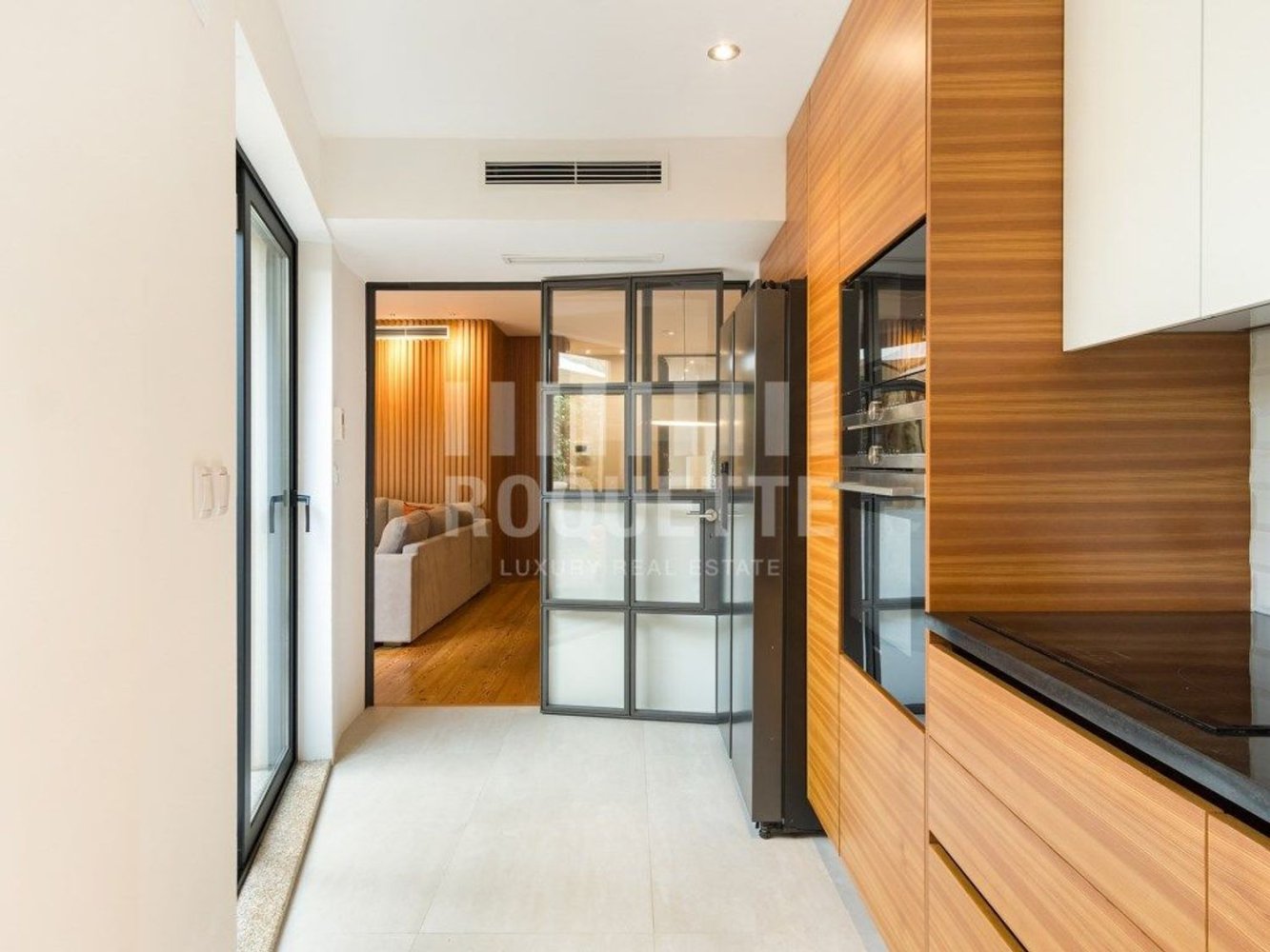 3 bedrooms House in Porto, Portugal No. 142483