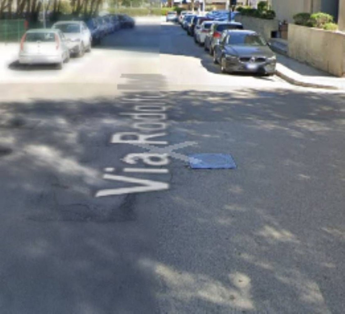 16m² Parking in Bari, Italy No. 294286