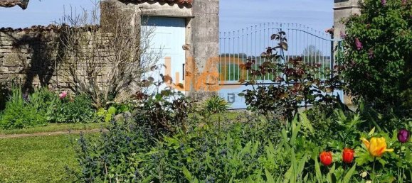 Casa de 7 dormitorios en Charente-Maritime, France No. 337136 9