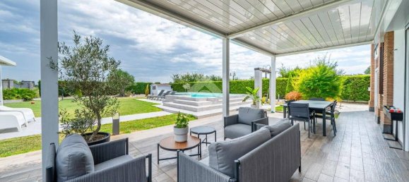 3 Schlafzimmer Villa in Malalbergo, Italy, Nr. 262021 4