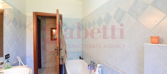 4 bedrooms House in Cabiate, Italy No. 362311 12