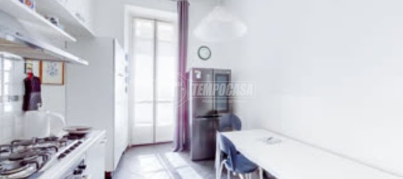 4 bedrooms Apartment in Turin, Italy No. 43550 7