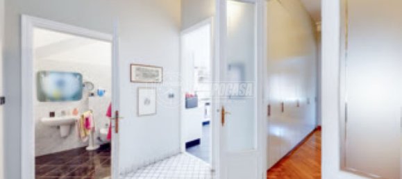 4 bedrooms Apartment in Turin, Italy No. 43550 37