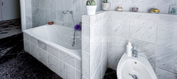 4 bedrooms Apartment in Turin, Italy No. 43550 3