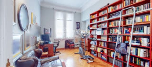4 bedrooms Apartment in Turin, Italy No. 43550 2