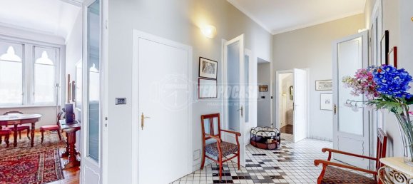4 bedrooms Apartment in Turin, Italy No. 43550 13