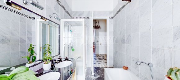 4 bedrooms Apartment in Turin, Italy No. 43550 10