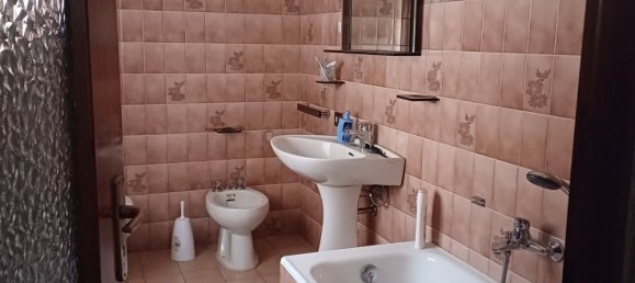 Дом с 5 комнатами в Борголаведзаро, Италия № 122988 11