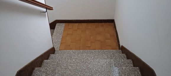 Дом с 5 комнатами в Борголаведзаро, Италия № 122988 2