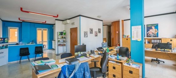 6 rooms Apartment in Ponte San Pietro, Italy No. 289131 11